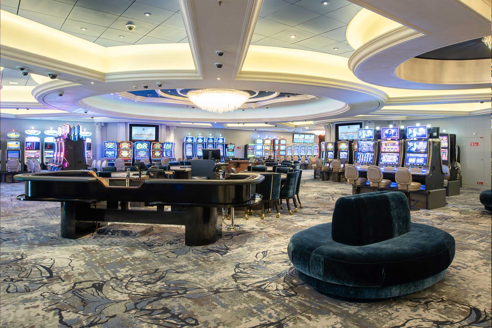 Crystal Cruises - Crystal Serenity - Casino.jpg